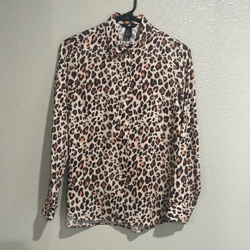 H&M cheetah print dress shirt size 2